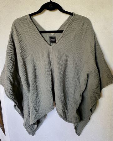 Thaluta - Sola Butterfly Top Sage - Grey