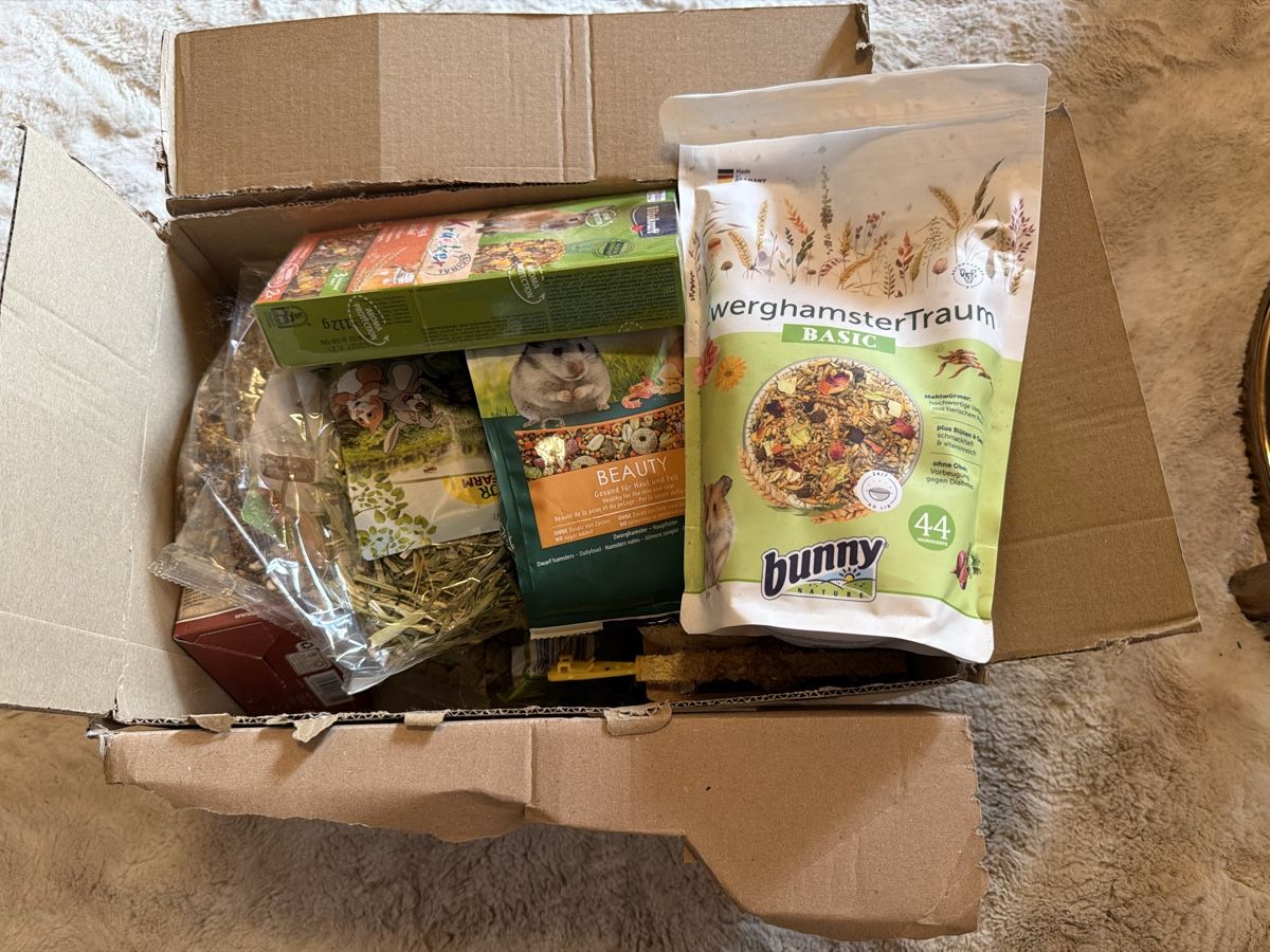 Mangimi: Hamsterfutter und Snacks assortiert – Nuovo (secondo la descrizione) da Gibswil venduto da Miratec 1