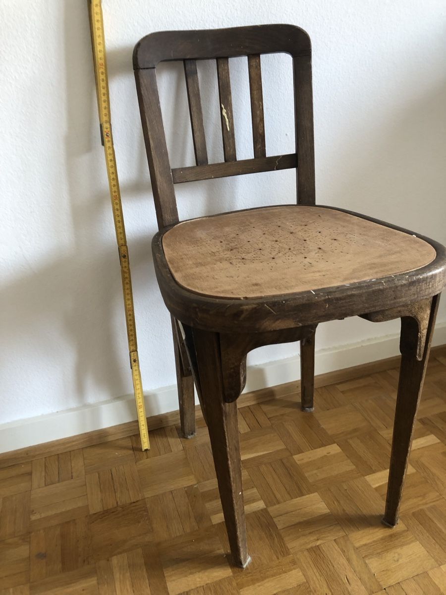 Stühle: Holzstuhl – Gebraucht aus Basel von LukasLiederer