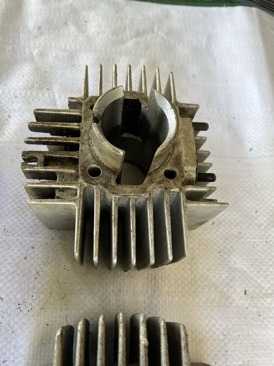 Autres fournitures industrielles: Zylinder und Kolben Mofa Töffli – Défectueux à Sempach par Brun1979 7