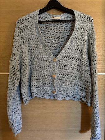 Strickjacke Pull&Bear hellblau Grösse L Defekt