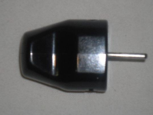 Fiches d'alim.: Stecker  230/250 Volt , 3 Polig , 10 A – D'occasion à Büren SO par omsa 5