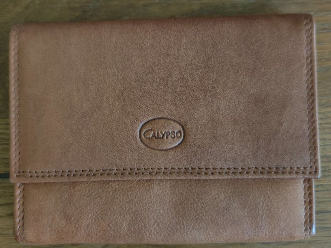 Brieftaschen: Portemonnaie – Neu (gemäss Beschreibung) aus Emmenbrücke von Levira8
