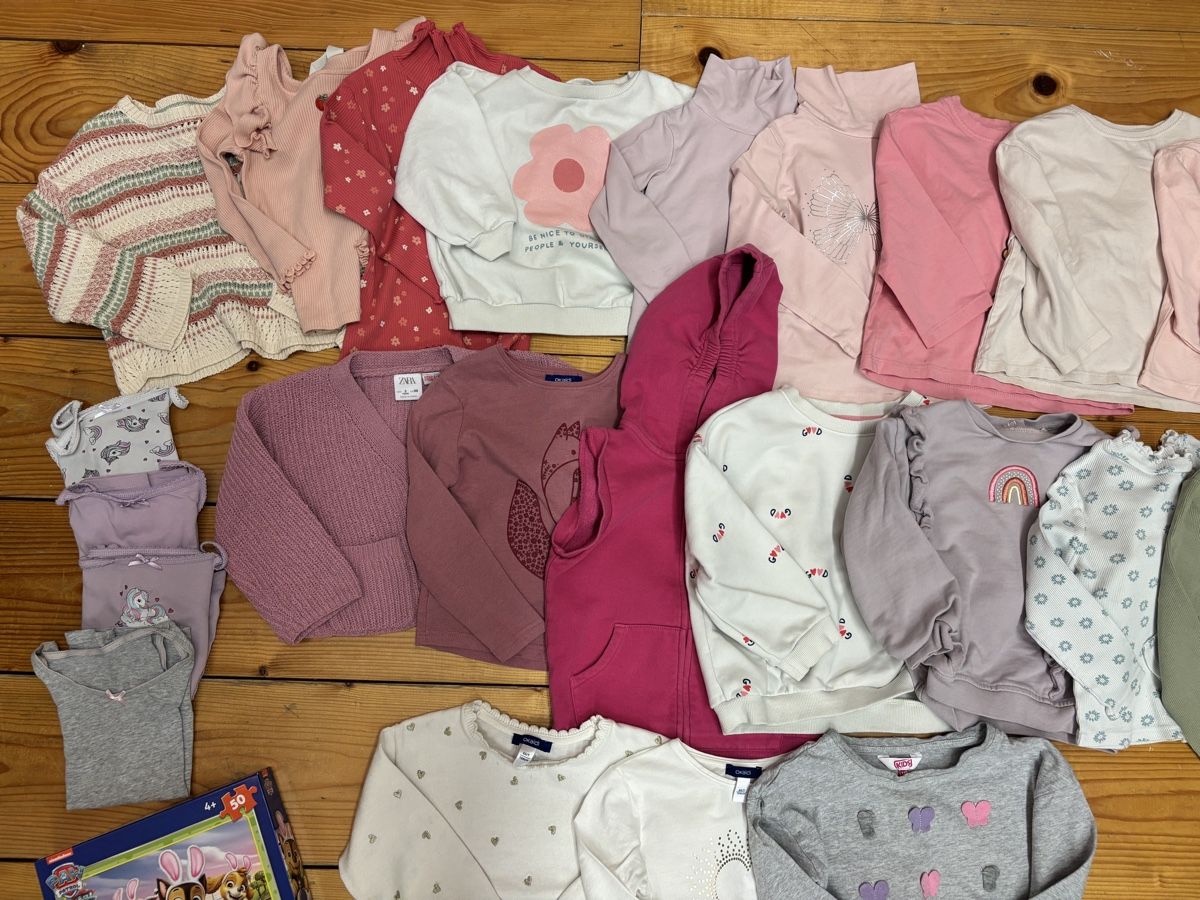 Lotti & Set di vestiti: Kleiderpaket Mädels, Grösse 98/104 – Usato da Büren an der Aare venduto da Nikito2001 1