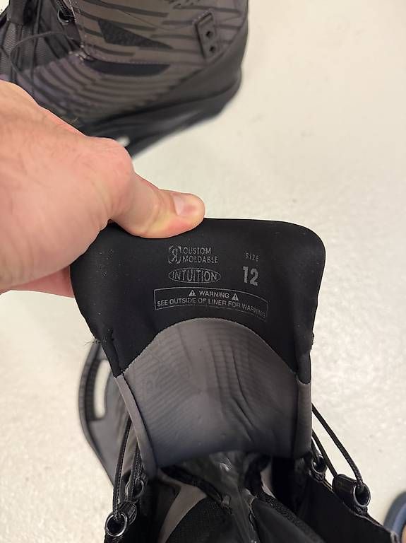 Tavole da surf e di nuoto: Wakeboardschuhe (Preis VB) – Usato da Wolfhausen venduto da dom_w 1