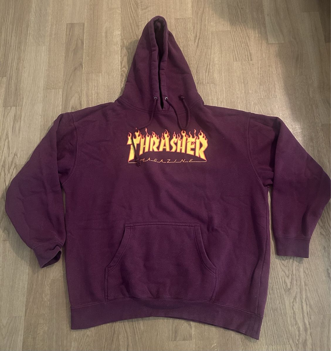 Thrasher Hoodie, Lila mit Flammen-Logo (Gebraucht) in
