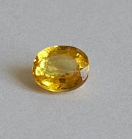 * SAPHIR JAUNE NATUREL de 6,6 x 5,7 mm / 1.30 ct