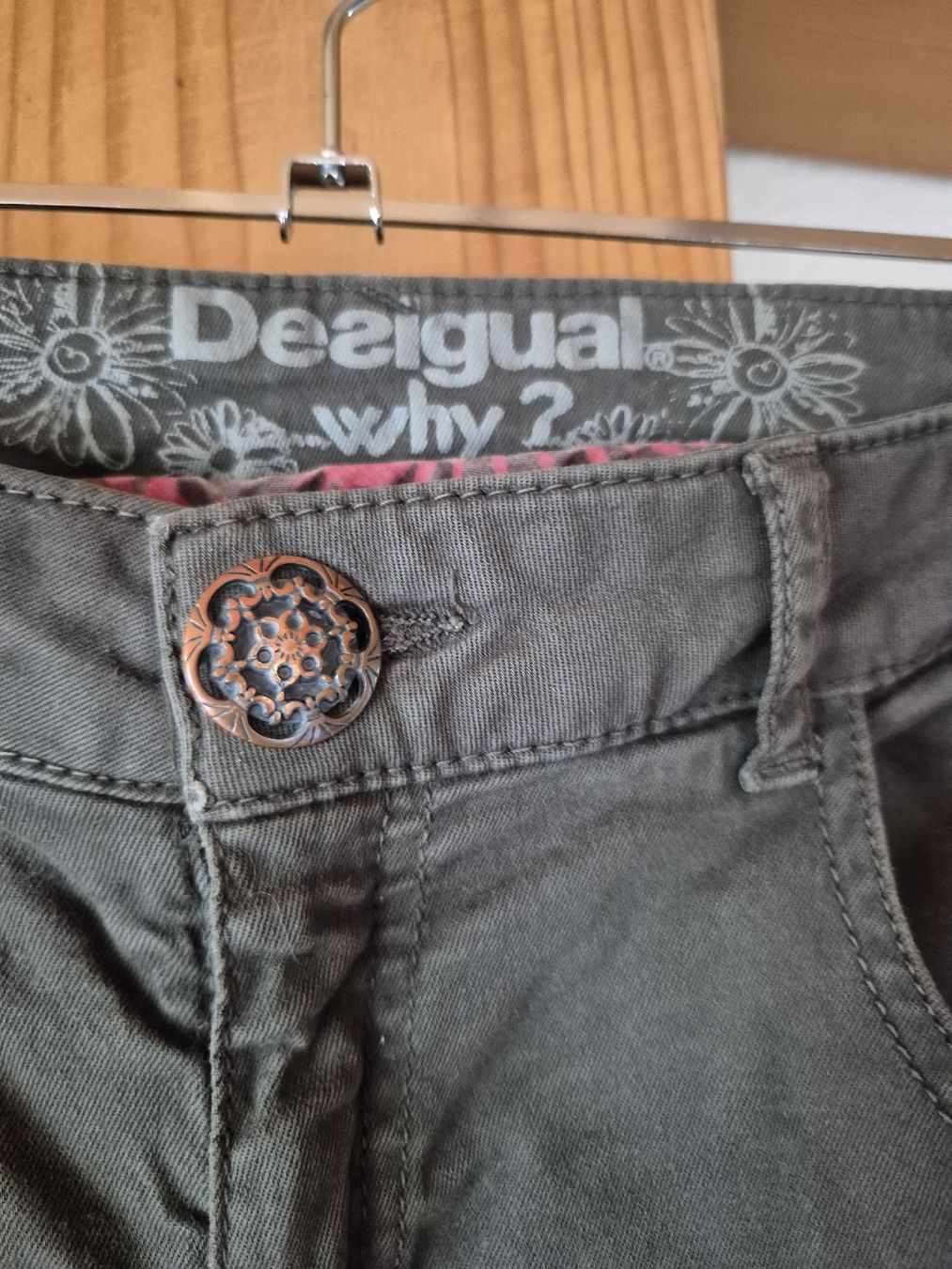 Desigual Jeans: Desigual Jeans Kaki Gr. 30 – Usato da Wynigen venduto da La_Talpa 5