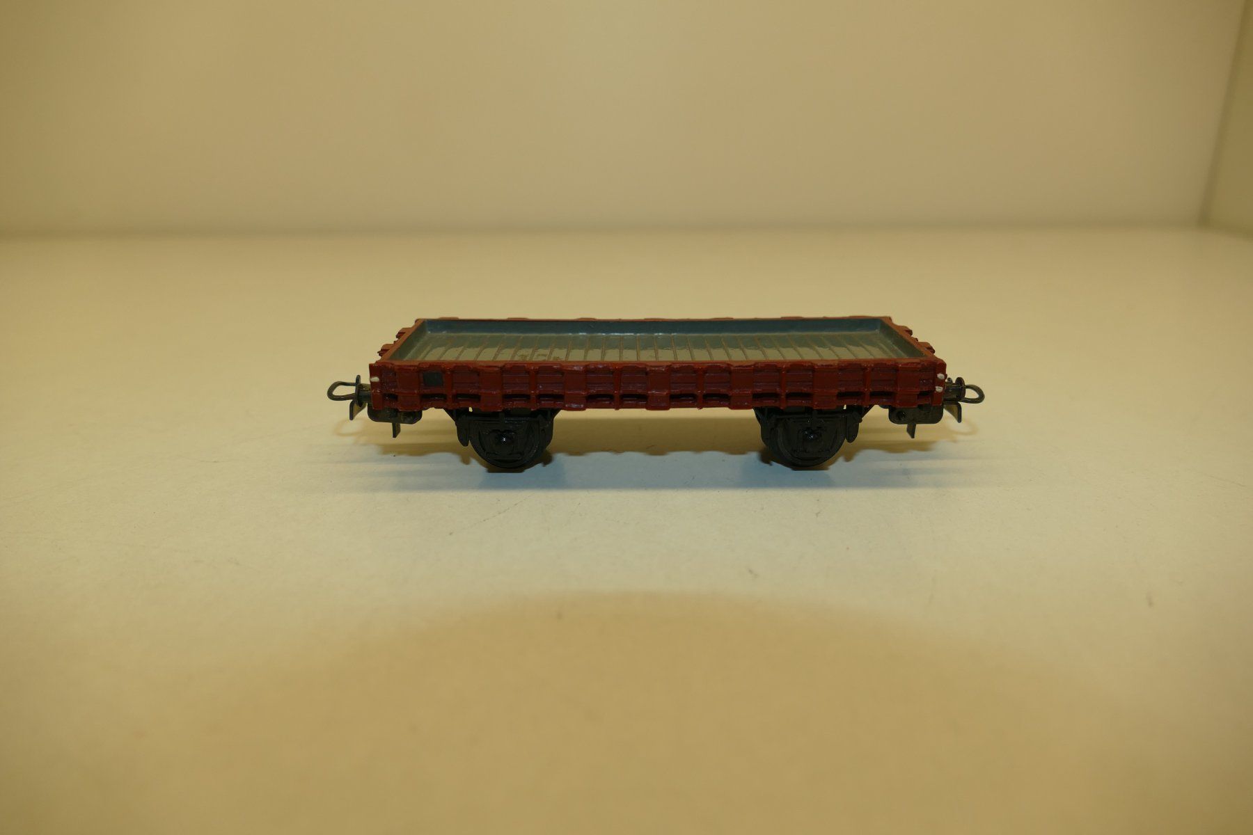 Buco Modellini di ferrovie: Buco H0: Flachwagen – Usato da Niederhasli venduto da rail-duerst