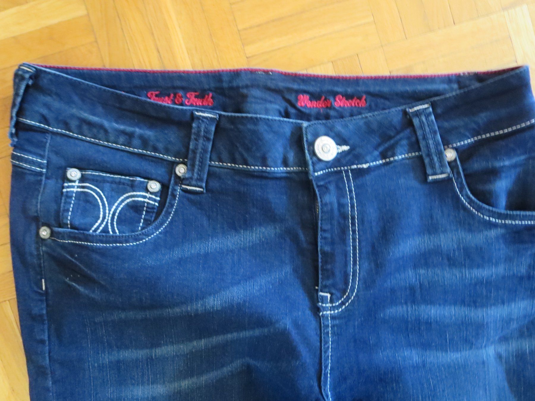 Jeans: Dunkle Damen Jeans /Grösse 42 – Usato da Wallisellen venduto da Arvenstube 1