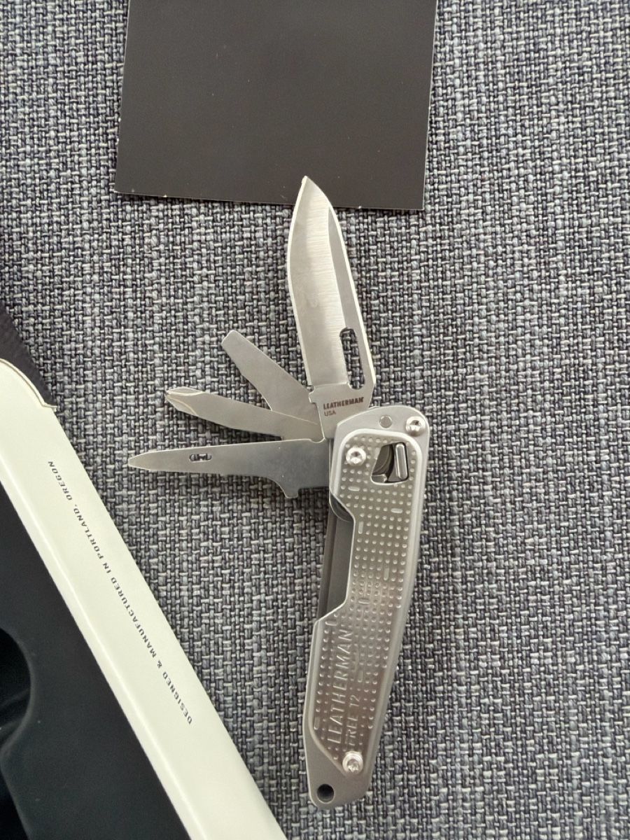Leatherman Couteaux de poche: Leatherman FREE T2 Multi-Tool Like New – Neuf (Voir description) à Zürich par oli_k9tl 1