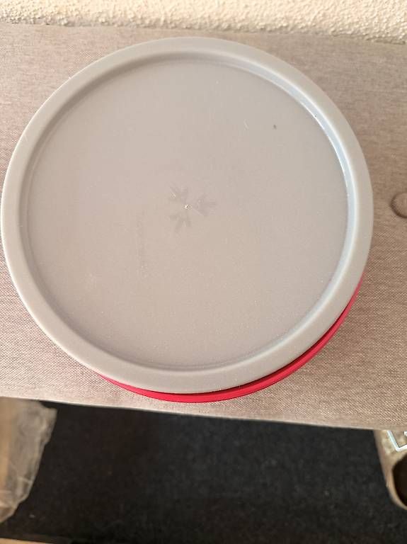 Behälter & Ähnliches: Tupperware ClickPlus / Bingo Vorratsdose pink-grau  neu – Gebraucht aus Bellikon von Schwoscht 1