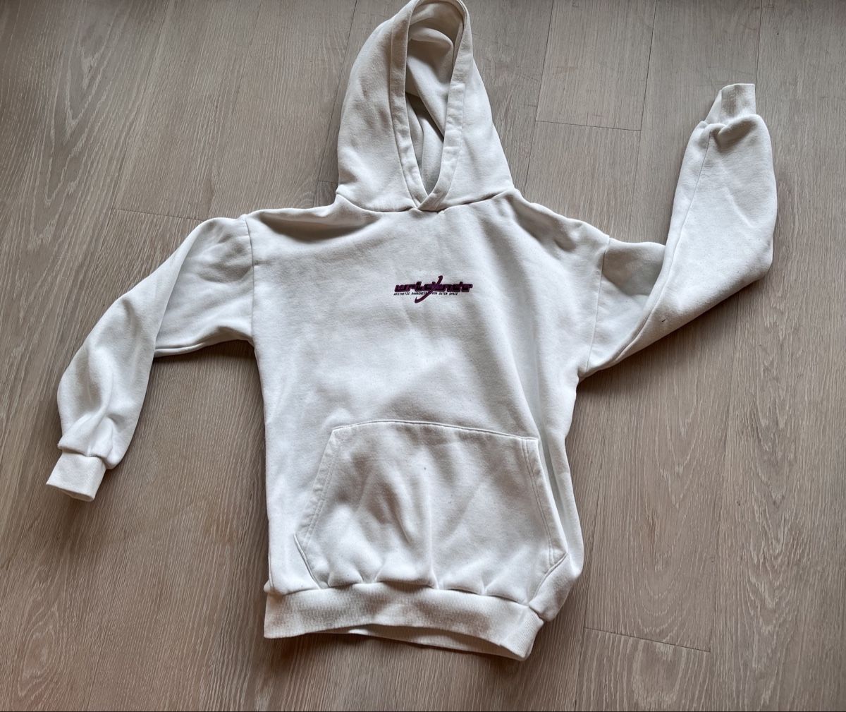 Maglioni & Felpe: Weisser Hoodie mit Aufdruck – Usato da Aarau venduto da PPhof96
