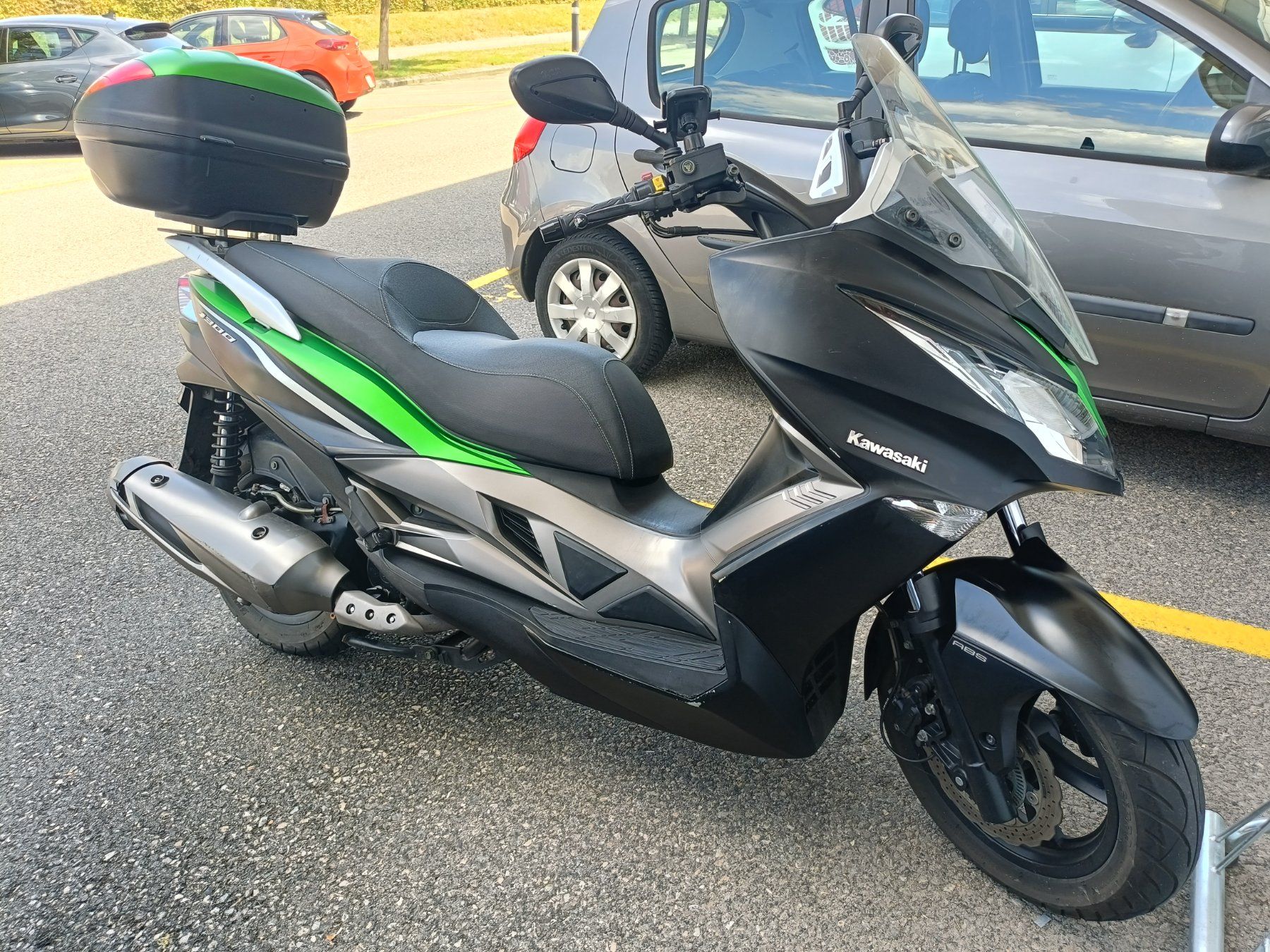 Kawasaki Scooters: Vend cause non emploi – Gebraucht aus Concise von psa_2py6