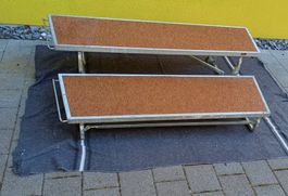 Podest / Tribünen Elemente klappbar mit Rollen 4 Stück