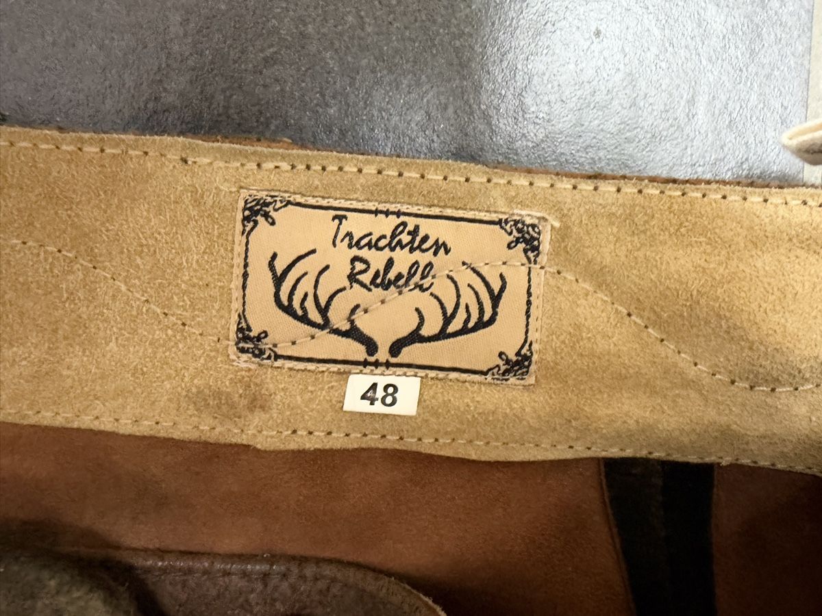 Costumi: Lederhose gr. 48 Oktoberfest – Usato da Birmensdorf ZH venduto da Kjus-Hackett 1