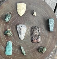 antike Amulette aus verschiedenen Materialien 10 Stück