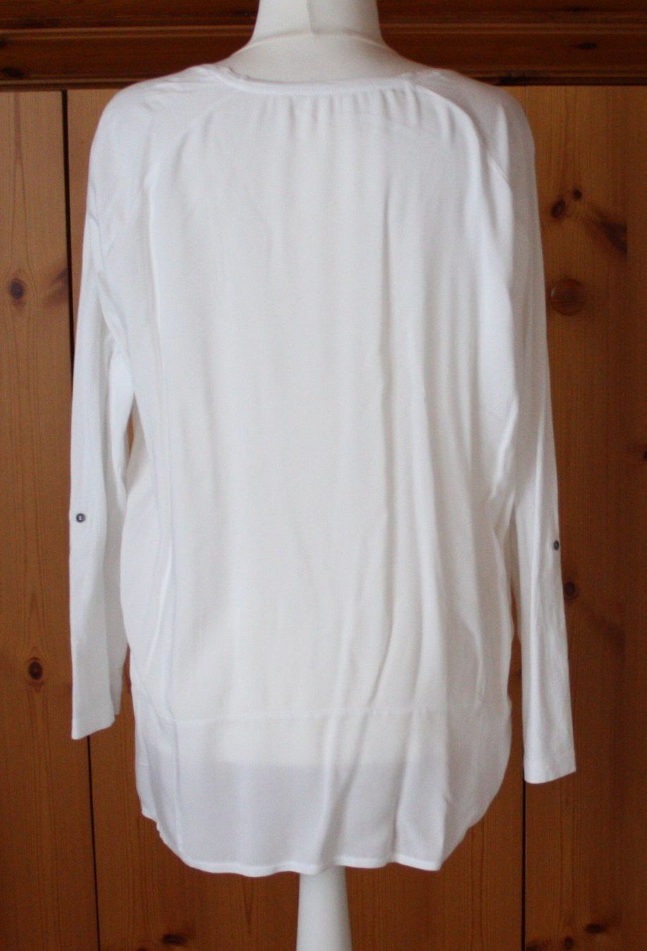 Camicette: Bluse Langarm weiss-grau  Gr. XL – Usato da Flüelen venduto da Diversicum-Curvy 6