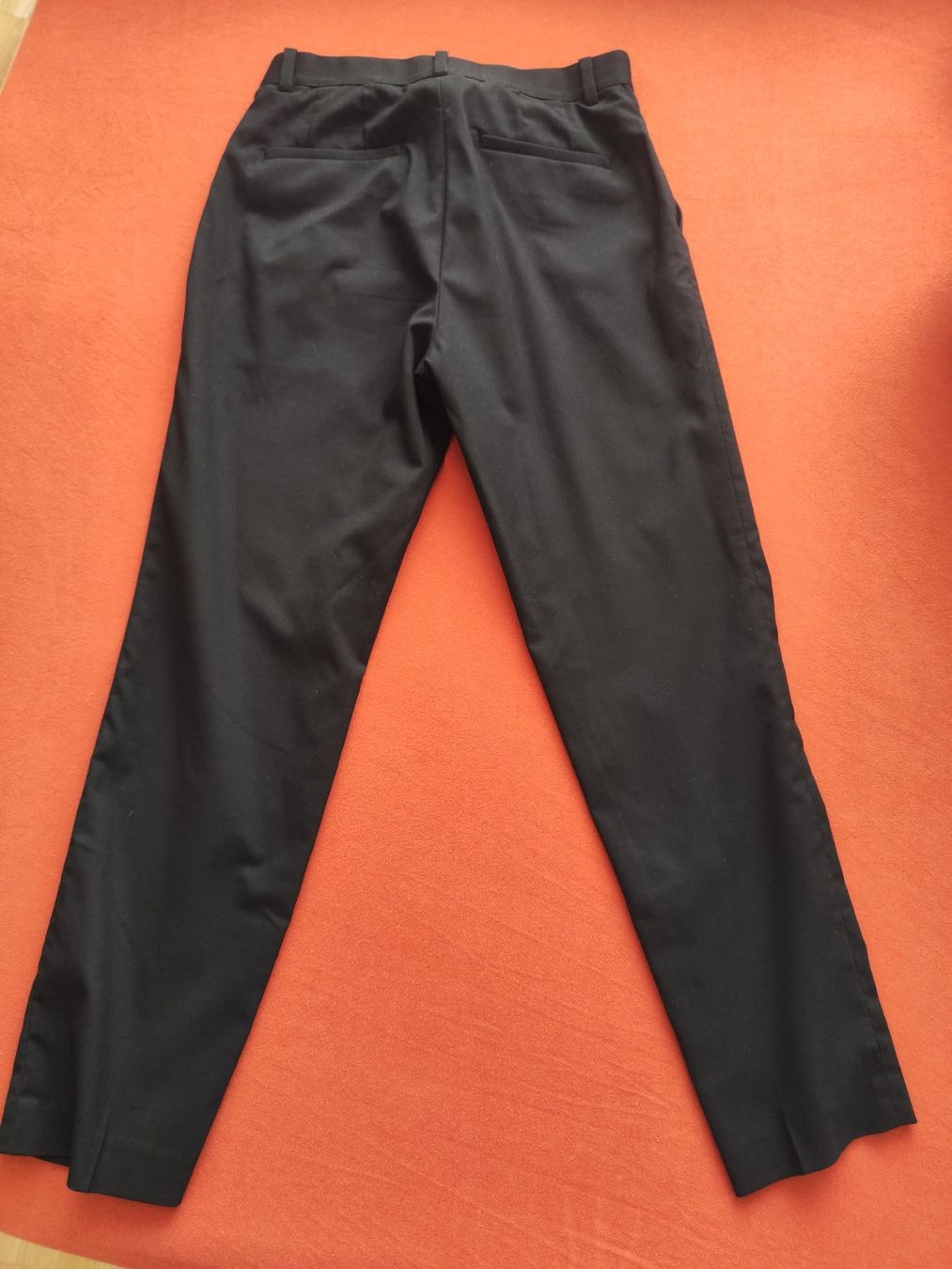 Uniqlo Hosen: Unique pants in black, 160 – Gebraucht aus Sursee von Re.joy 1