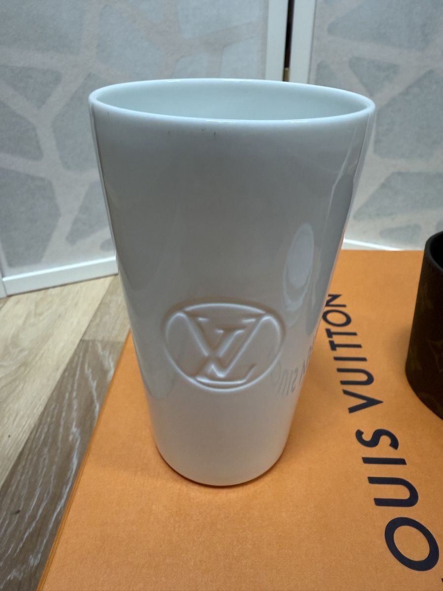 Louis Vuitton Tazze: Louis Vuitton NEW White Monogram mug set – Nuovo e nell'imballaggio originale da Grund b. Gstaad venduto da PlageNeige 4