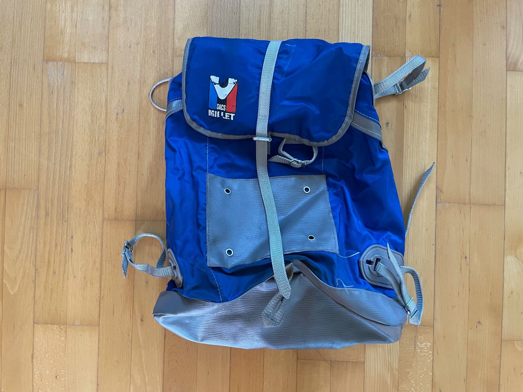Millet Zaini: Vintage 70s Millet Back Pack 25 L – Usato da Zürich venduto da le_souk