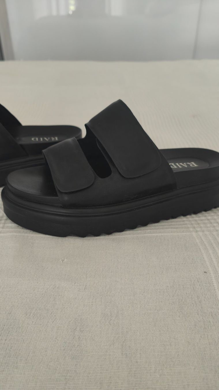 Scarpe da donna: Sandale schwarz Grösse 38 neuwertig – Usato da Root venduto da GregorO