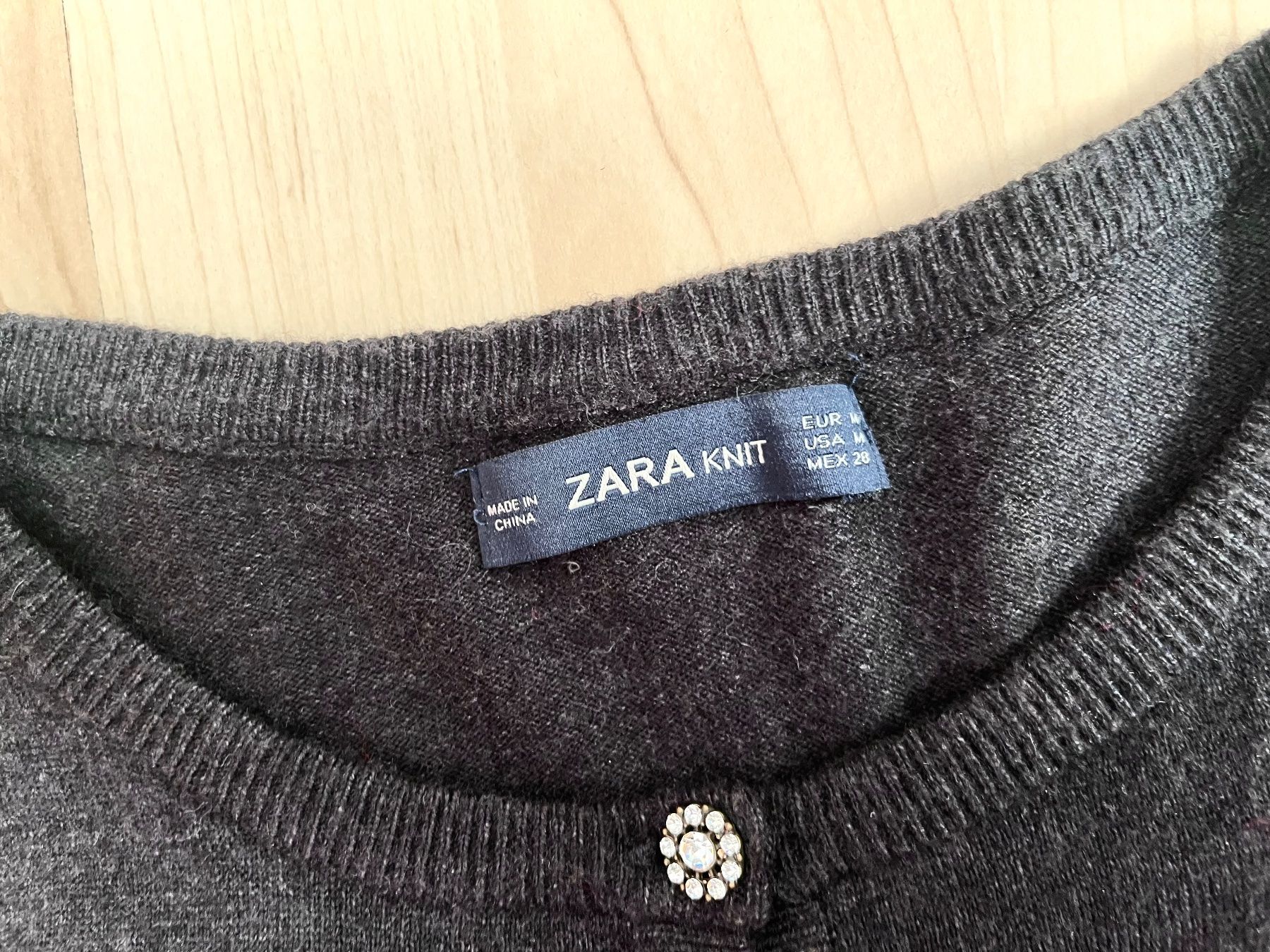 Zara Maglioni & Felpe: Zara: Strickjäckchen, Cardigan, anthrazit, Strassknöpfe, S M – Usato da Luzern venduto da ellitussi 3