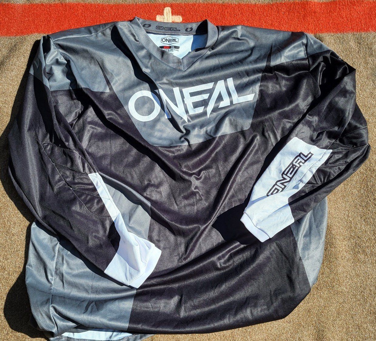 Lotti di vestiti: ONEAL Downhill Trikot 2XL – Nuovo (secondo la descrizione) da Frutigen venduto da Sklossner