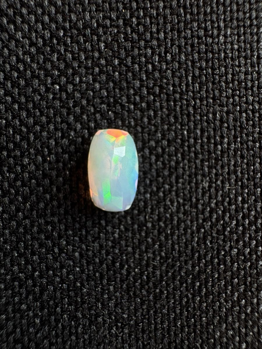 Pierres précieuses: Äthiopischer Opal 0.85ct – Neuf avec emballage d'origine à Wängi par Horus90 1