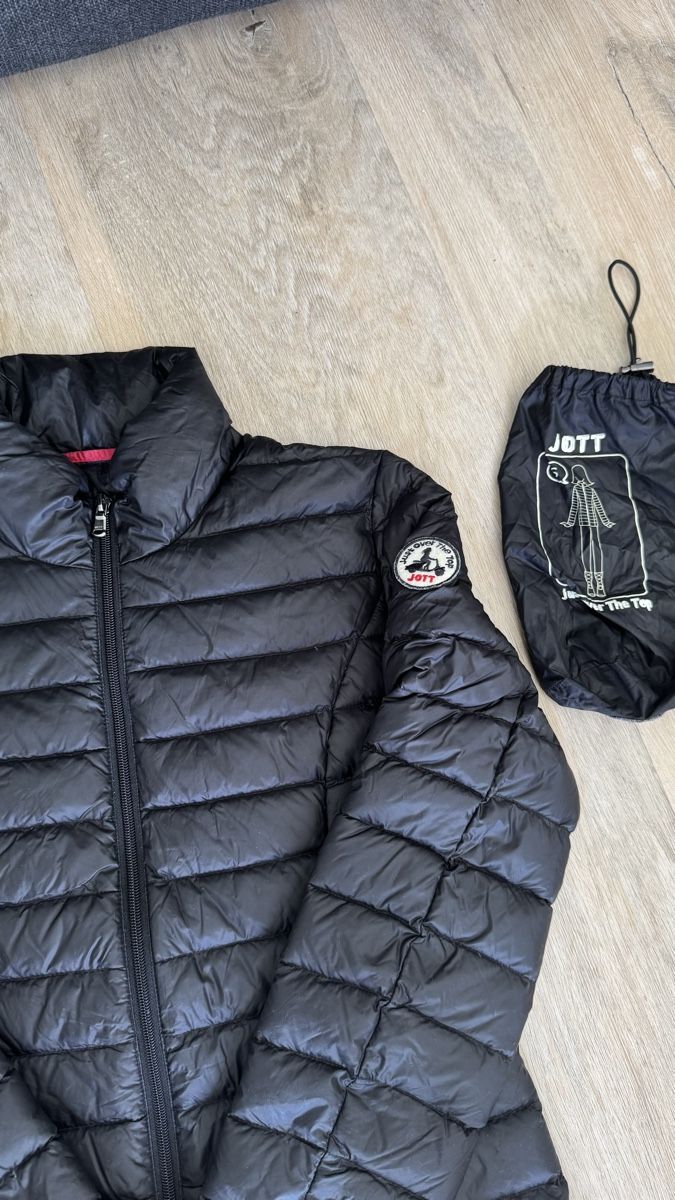 Jott Giacche: Doudoune JOTT Cha, noire, Taille S, comme neuve – Nuovo (secondo la descrizione) da Colombier NE venduto da kajo04 2