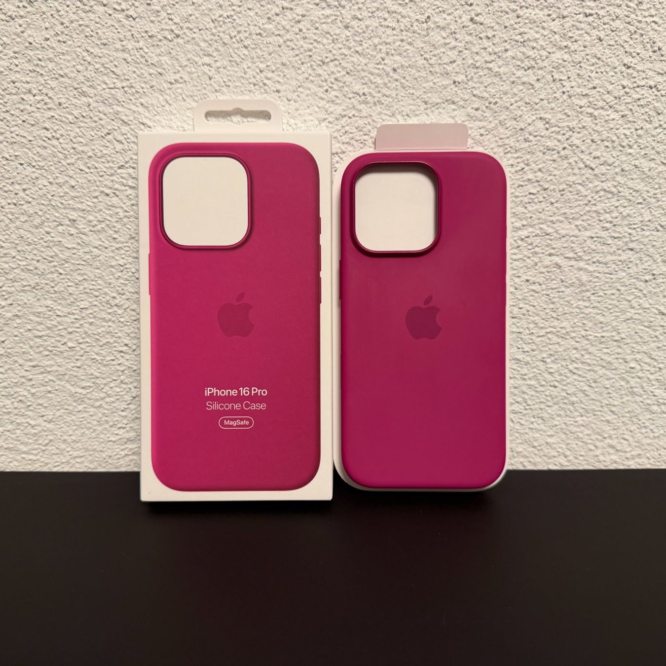 Apple Covers & Schutzfolien: Apple | Silicon Case | Fuchsia | iPhone 16 Pro – Gebraucht aus Tägerwilen von Skillet 1