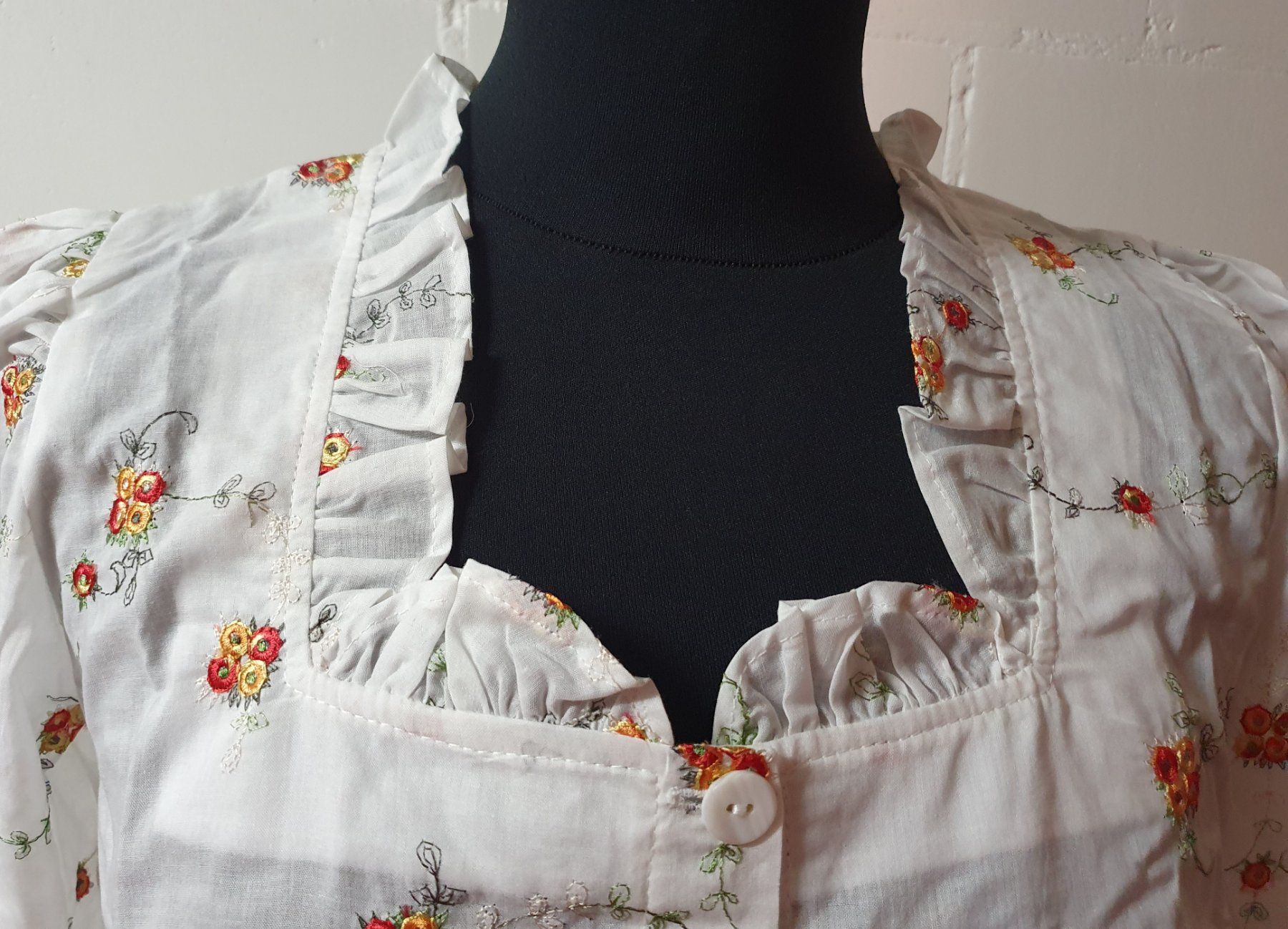 Camicette: Neu: "Pierre Marcel" / Dirndl Bluse Gr. 34 /  BW - Leinen – Nuovo (secondo la descrizione) da Muri AG venduto da Edlerweiss 3