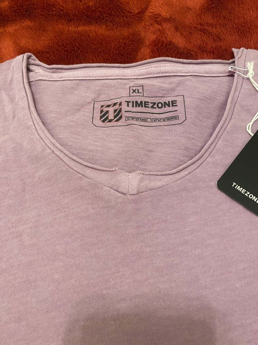 T-shirt: T Shirt – Nuovo (secondo la descrizione) da Berikon venduto da TheMangle 1