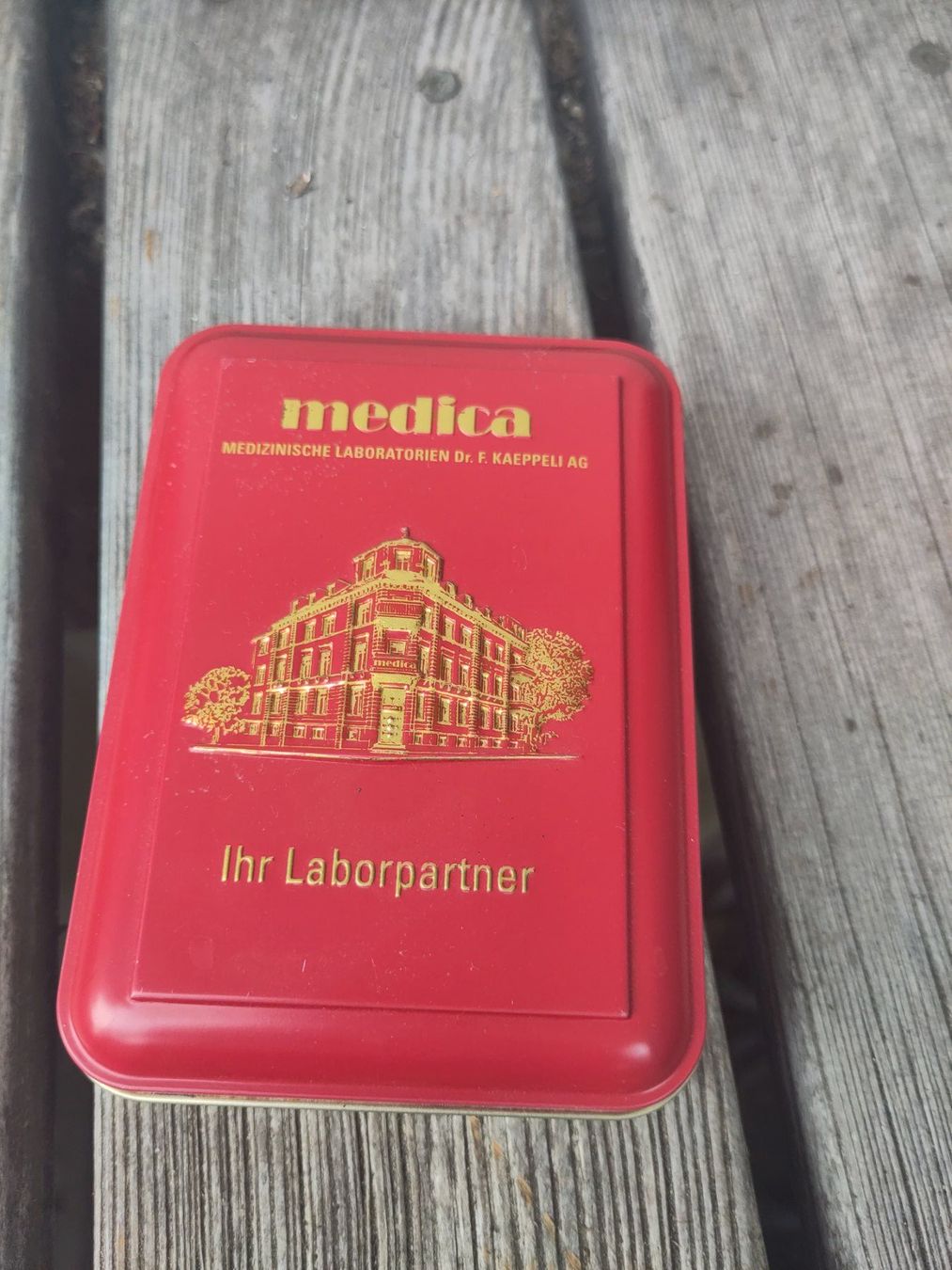 Barattoli: Blechdose rot Metall – Usato da Kreuzlingen venduto da ennairammarianne