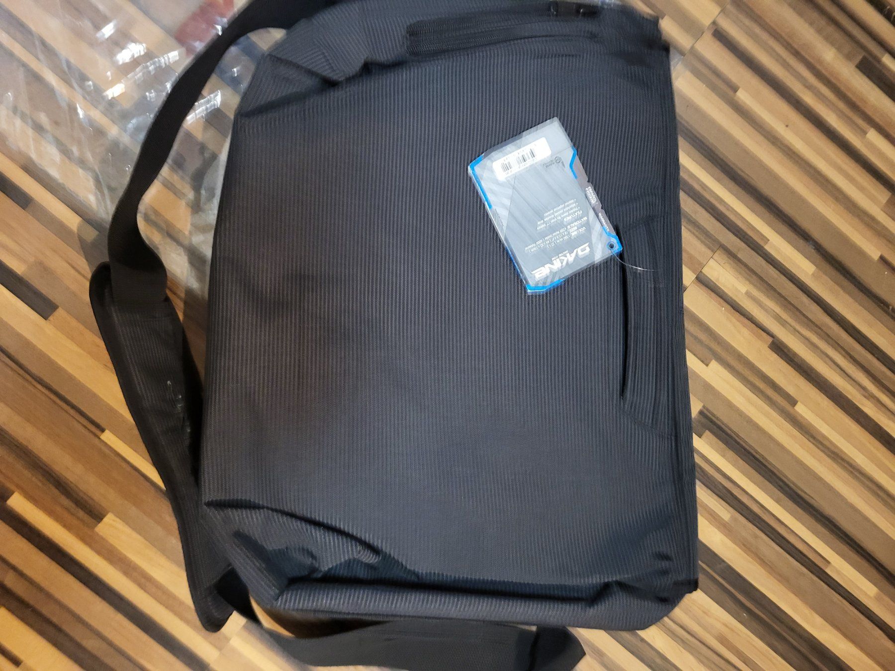 Dakine Taschen: Dakine Laptop Tasche 22 Liter – Neu und originalverpackt aus Goldach von Fuchour 5