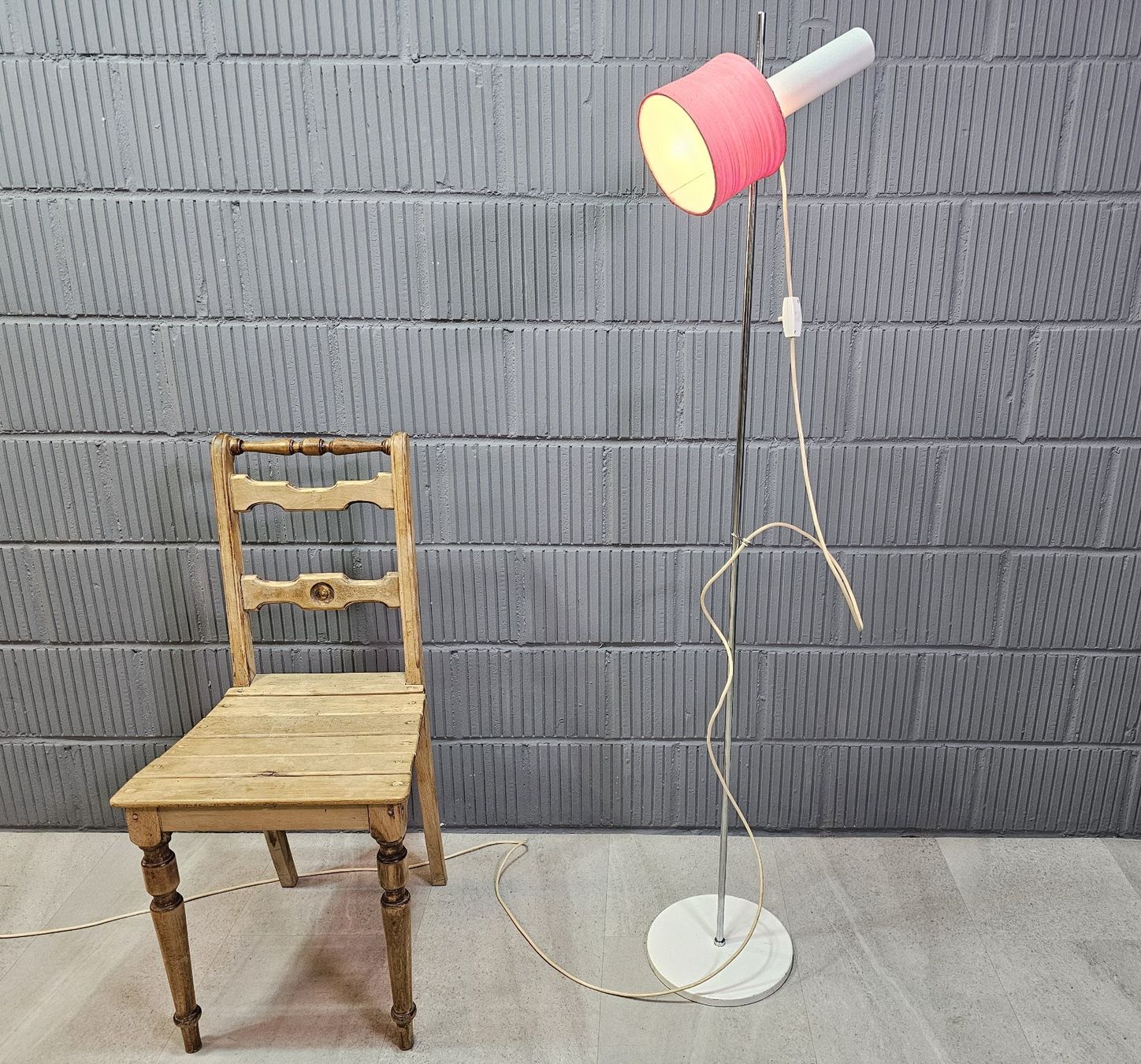 Lampen: 1960 Floor Lamp, Wohnzimmerlampe Stehlampe Ständerlampe – Gebraucht aus Nottwil von Wondewa-Shop