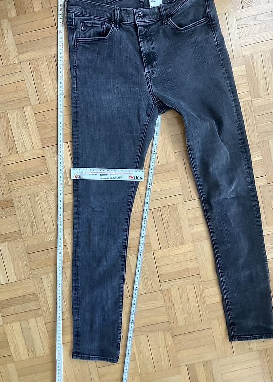 Jeans: H&M Jeans schwarz 40 (M) – Gebraucht aus Zürich von pas_y6lb 2