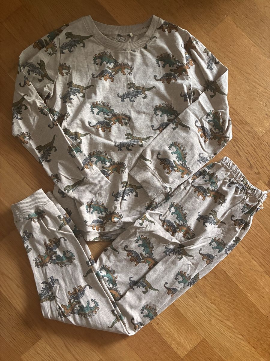 Pyjamas: Tolles Pyjama gr. 140, Minymo – D'occasion à richterswil par lunamarie001