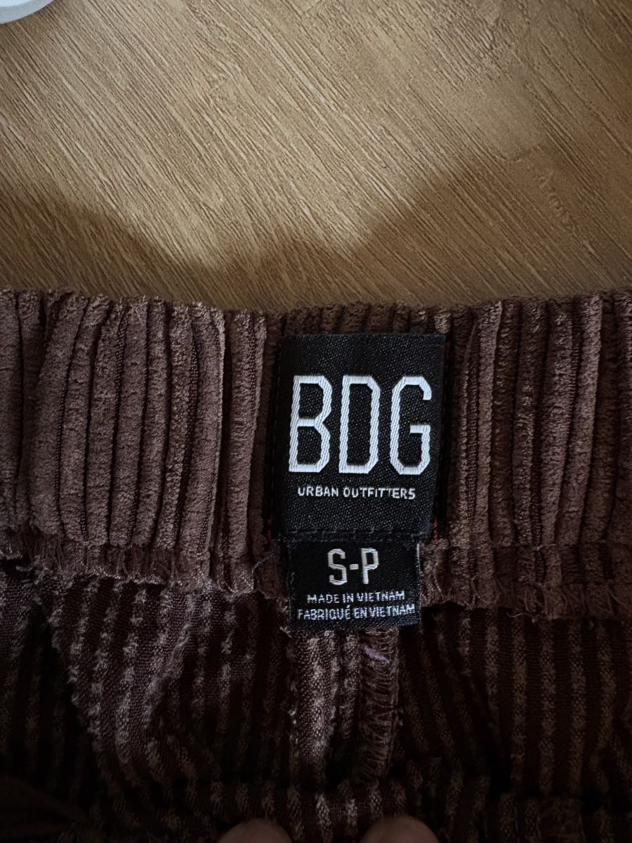 Pantaloni: BDG Corduroy Trousers Brown  – Usato da Ersigen venduto da mob_pc6d 1
