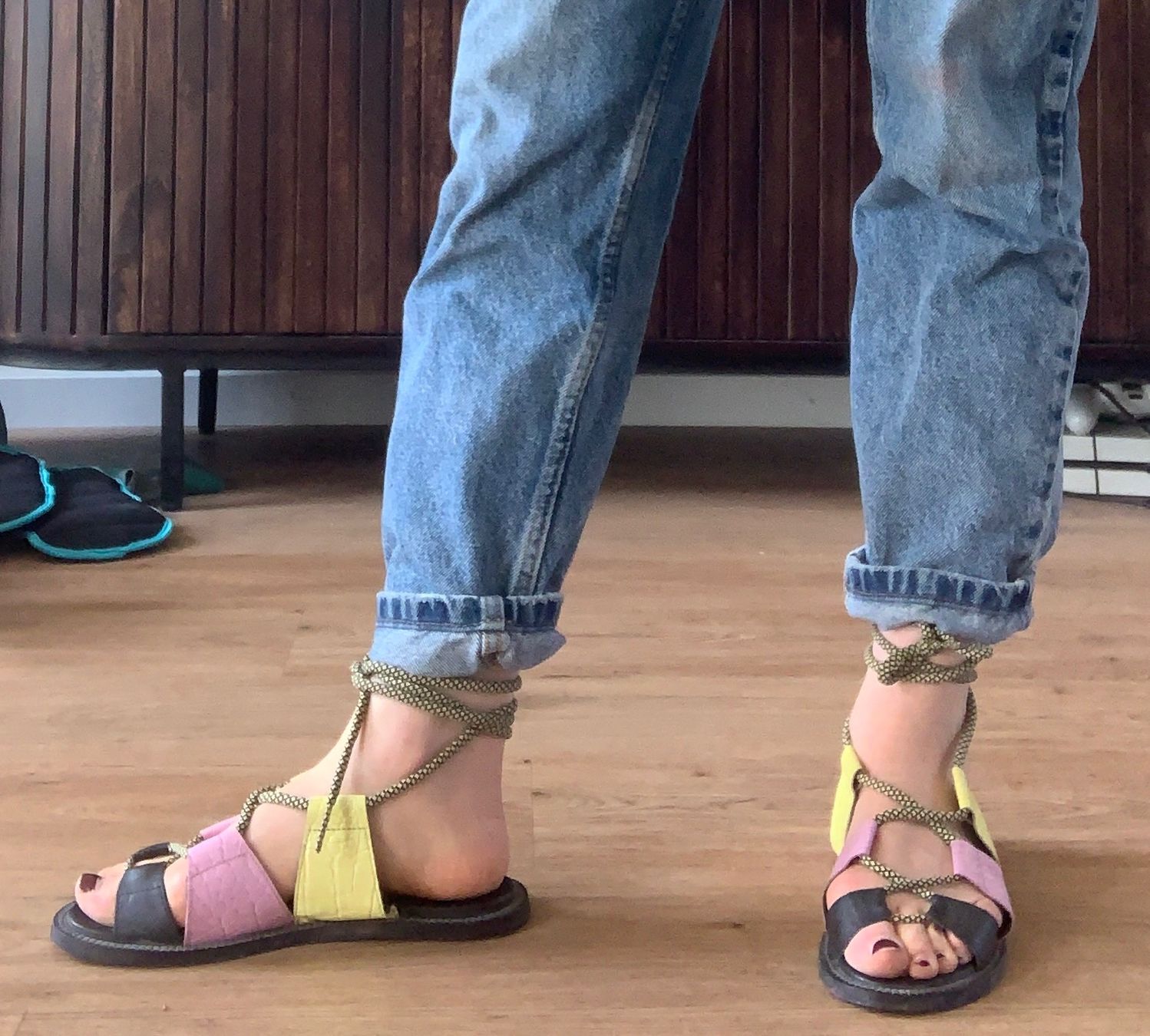 Scarpe da donna: Sandales multicolores à lacet Asra – Usato da Genève venduto da rez_c6c6