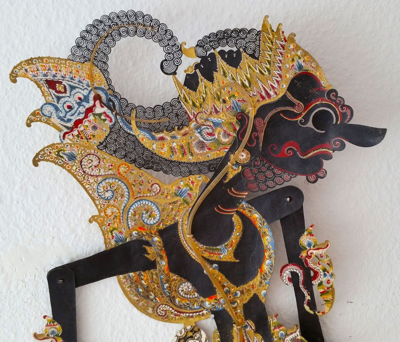 Statuette: Wayang Kulit Schattenspielfigur, Java / Indonesien 1950-80 – Usato da Oberriet SG venduto da ganesh435