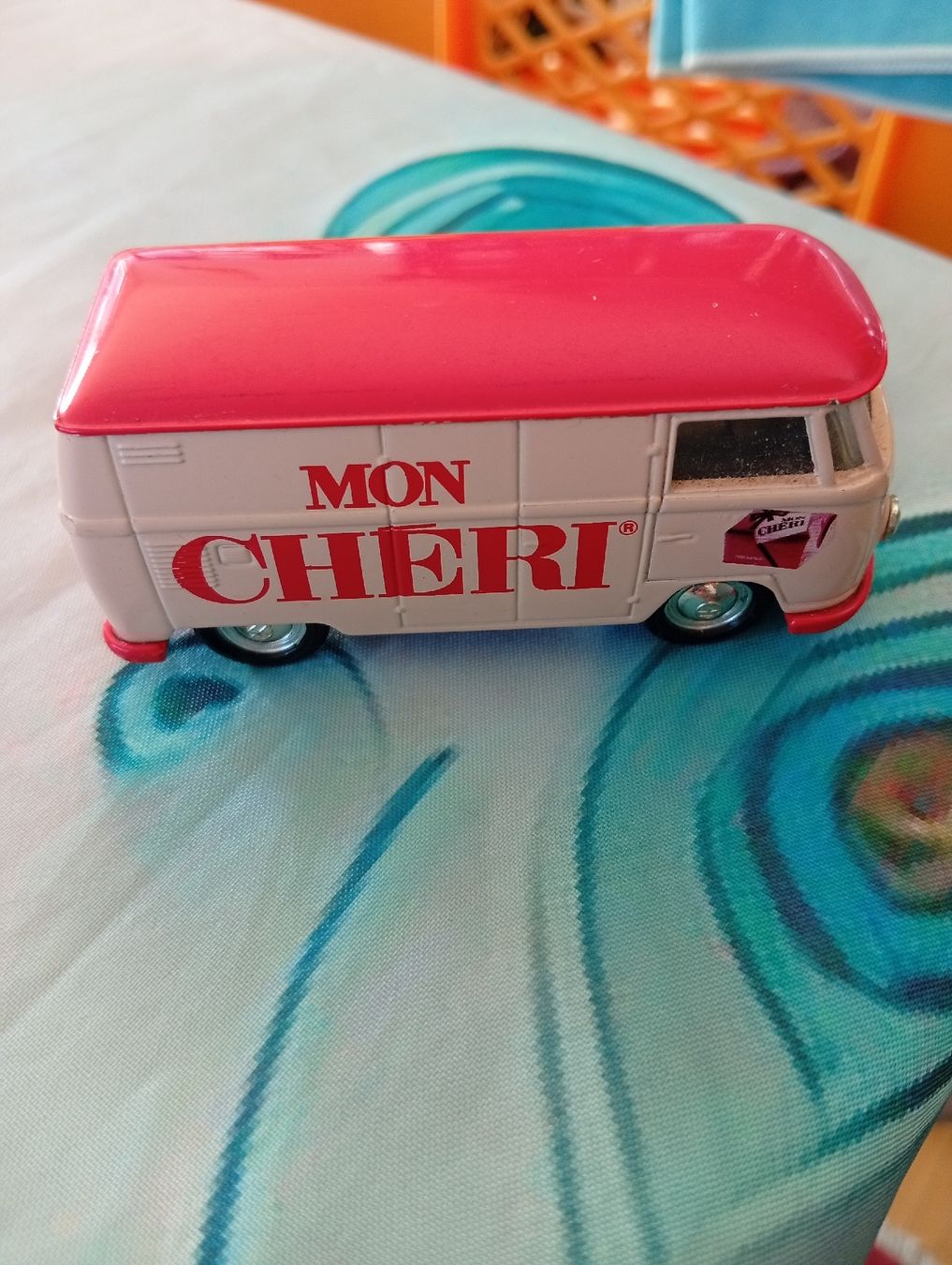 Corgi Toys Modellini d'auto: Miniature Corgi VW Transporter Mon Cheri état correct – Usato da Satigny venduto da pab_6ccz 2