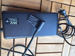 Ladegerät Flyer Panasonic 36V  Akku E-Bike  4A guter Zustand