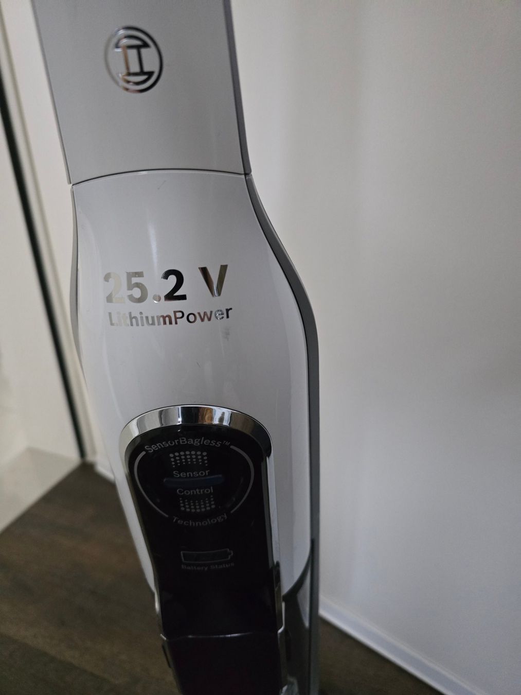 Bosch Staubsauger & Zubehör: Akustaubsauger Bosch Athlet 25.2V – Gebraucht aus Riedholz von Rover10 1