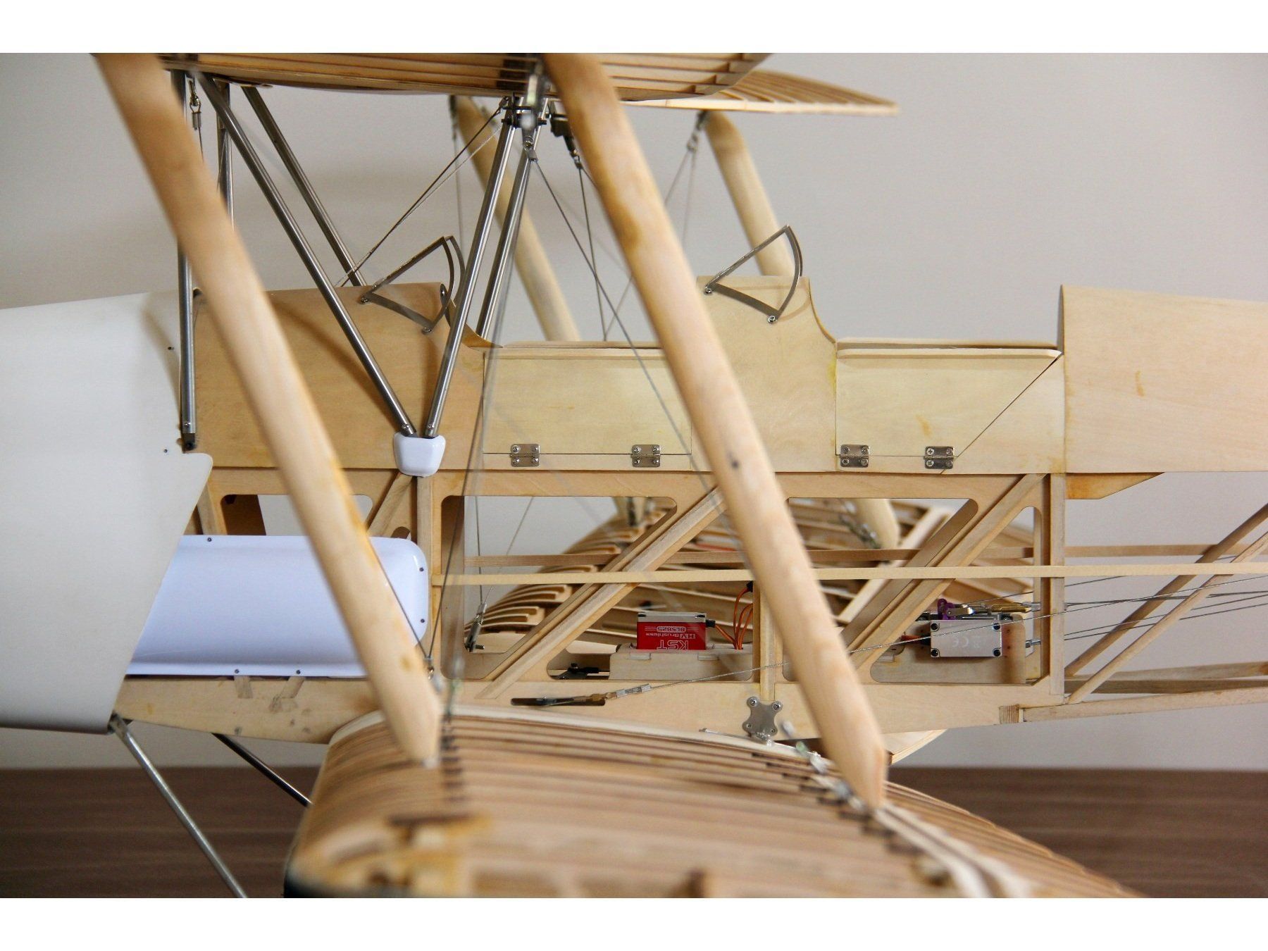 Modellismo RC: Valueplanes DH82a Tiger Moth, Spw 2360mm - KIT-Bausatz – Nuovo e nell'imballaggio originale da Entlebuch venduto da Hebu 2