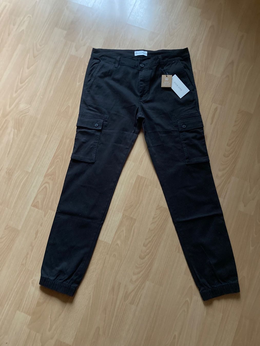 Hosen: Pier One Cargohose NEU - black Grösse 34 – Neu und originalverpackt aus Stüsslingen von Fj.rs 1