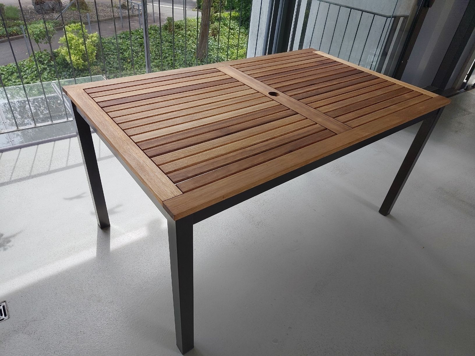 Tavoli: Tisch für Garten oder Balkon  – Usato da Sarnen venduto da jens64 1