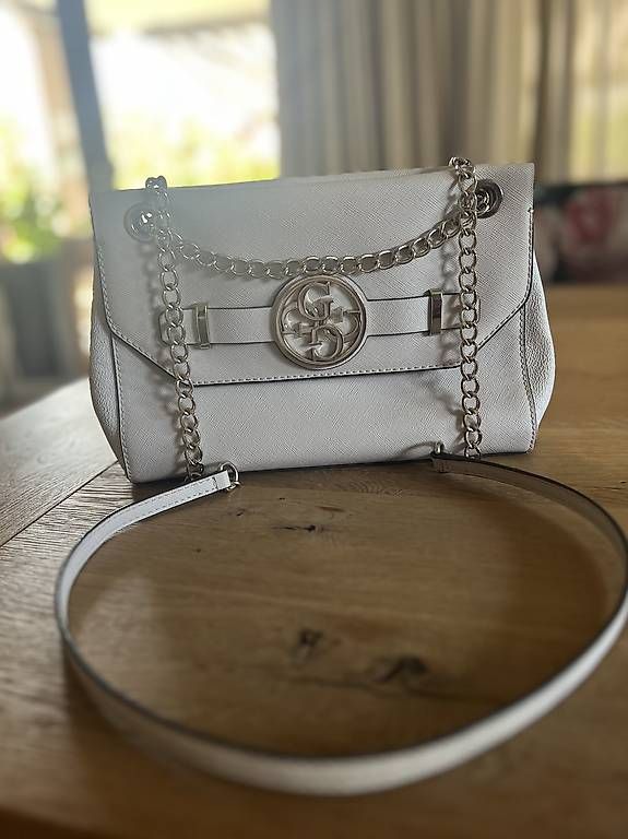 Borse da donna: Guess Handtasche – Usato da Rorschach venduto da Iuliana03 2
