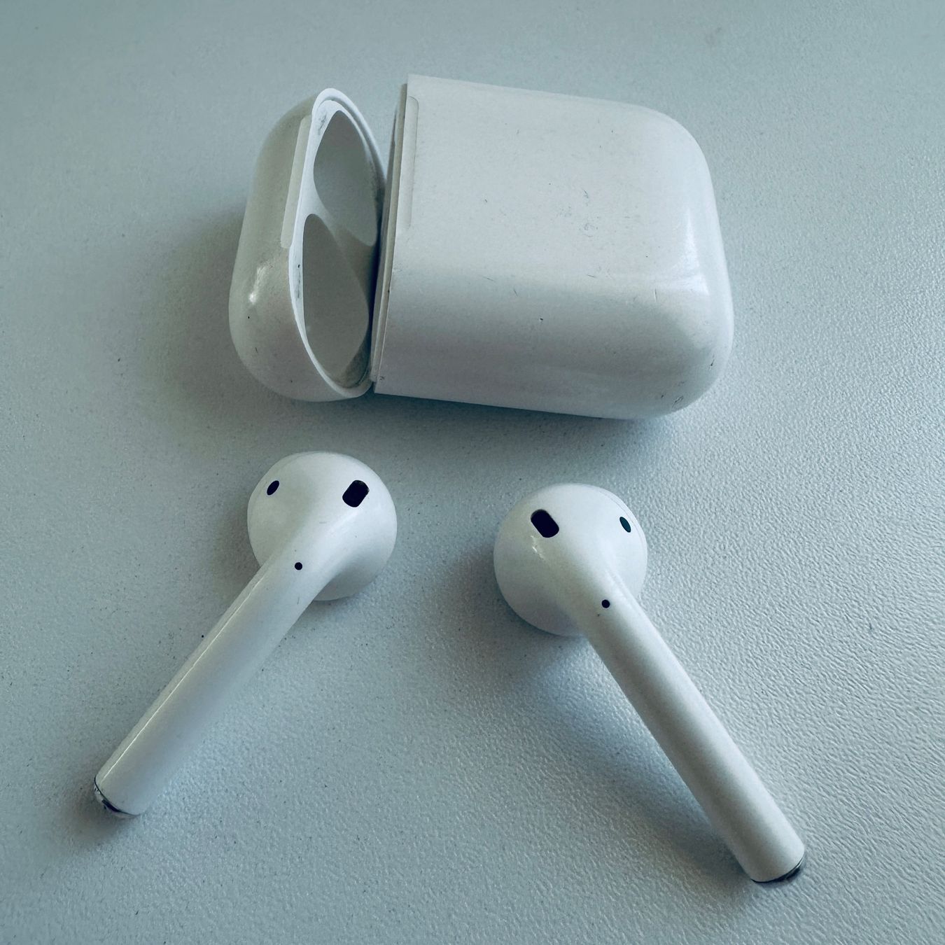 Apple Cuffie: Original Apple AirPods 2 Kopfhörer Wireless Lightning Kabel – Usato da Basel venduto da MY.AIRPODS.SHOP 4