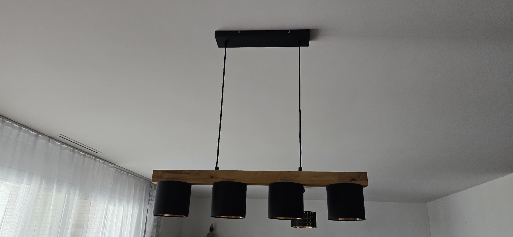 Tische: Wohnzimmer-Einrichtung – Gebraucht aus Dussnang von Minio 6